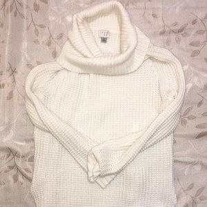 Turtle neck knit sweater